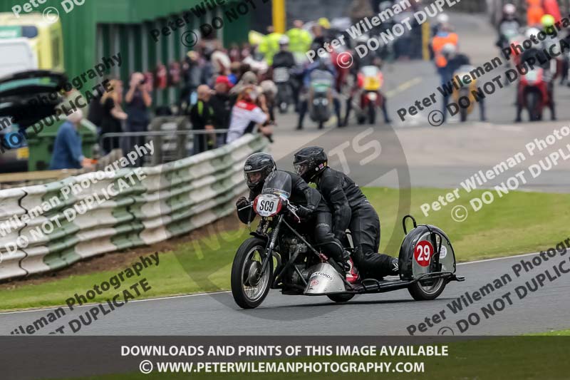 Vintage motorcycle club;eventdigitalimages;mallory park;mallory park trackday photographs;no limits trackdays;peter wileman photography;trackday digital images;trackday photos;vmcc festival 1000 bikes photographs